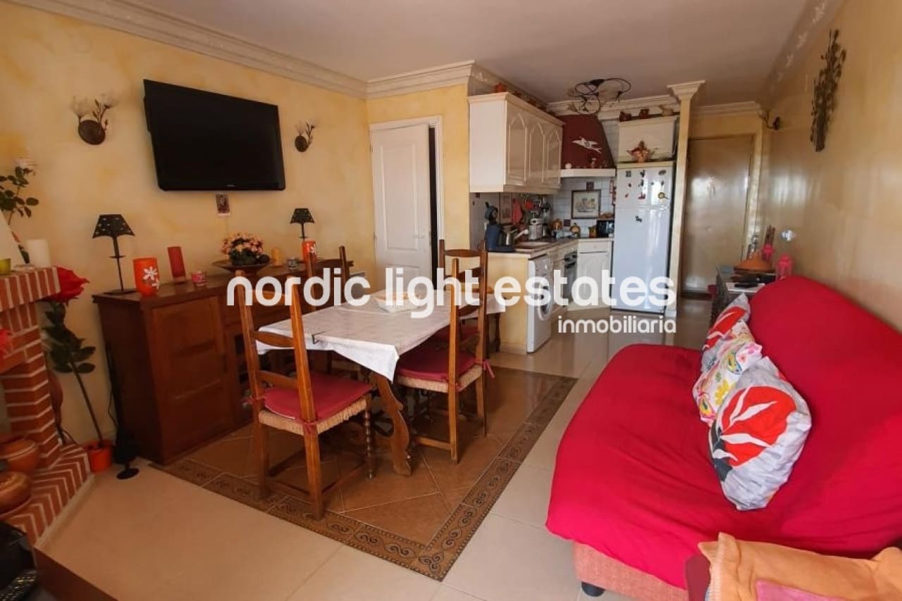 2 soveværelse Semi-Rækkehus til salg i Nerja med swimmingpool - € 330.000 (Ref: 8647042)