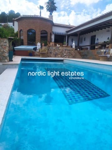 5 bedroom Villa for sale in La Herradura, Almuñécar with pool garage - € 1,180,000 (Ref: 8647043)