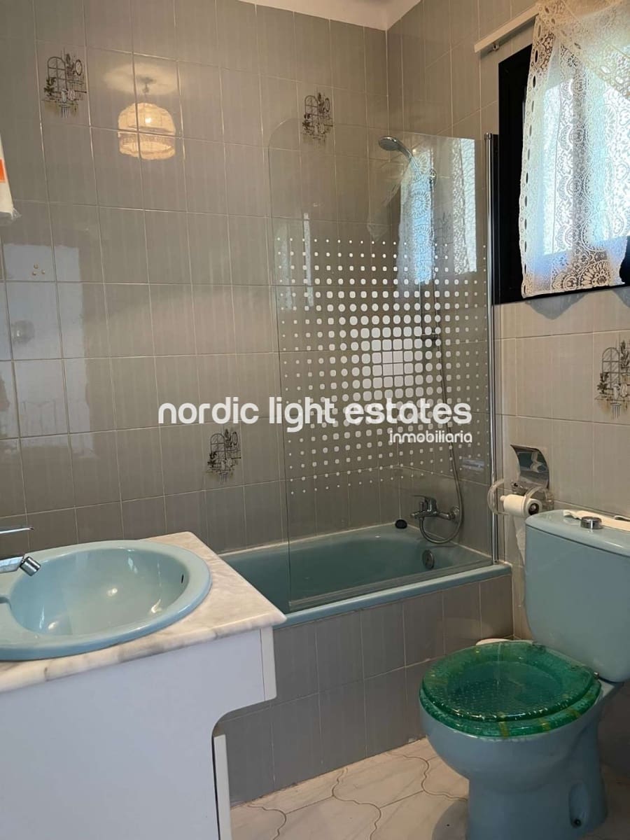 Chalet de 3 habitaciones en Nerja en venta con piscina garaje - 599.000 € (Ref: 8647048)