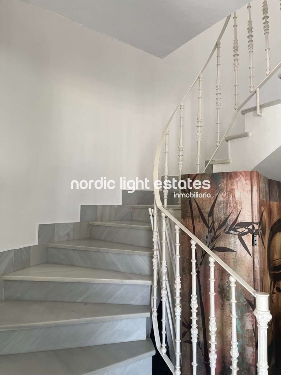 Chalet de 3 habitaciones en Nerja en venta con piscina garaje - 599.000 € (Ref: 8647048)