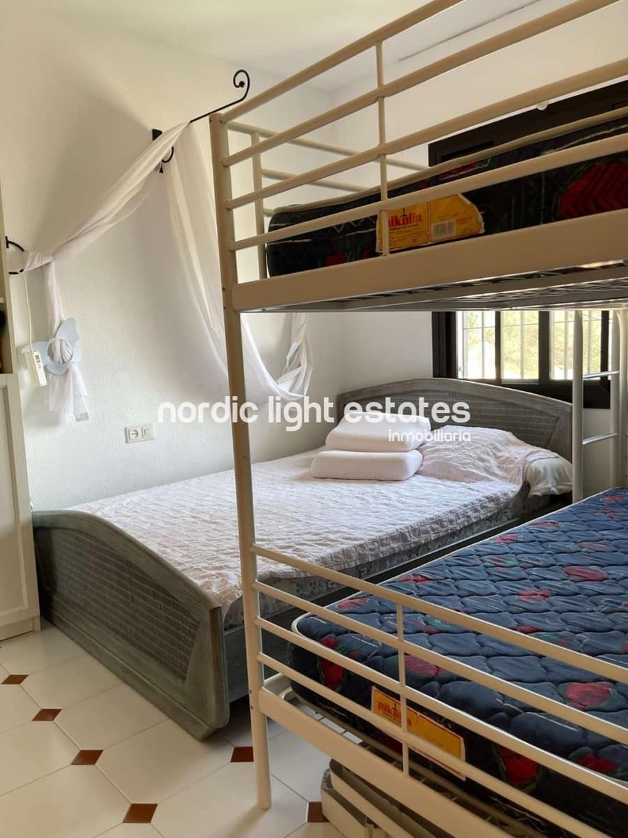 Chalet de 3 habitaciones en Nerja en venta con piscina garaje - 599.000 € (Ref: 8647048)