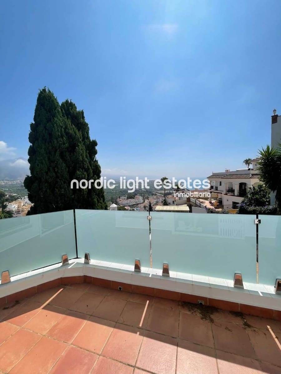 Chalet de 3 habitaciones en Nerja en venta con piscina garaje - 599.000 € (Ref: 8647048)