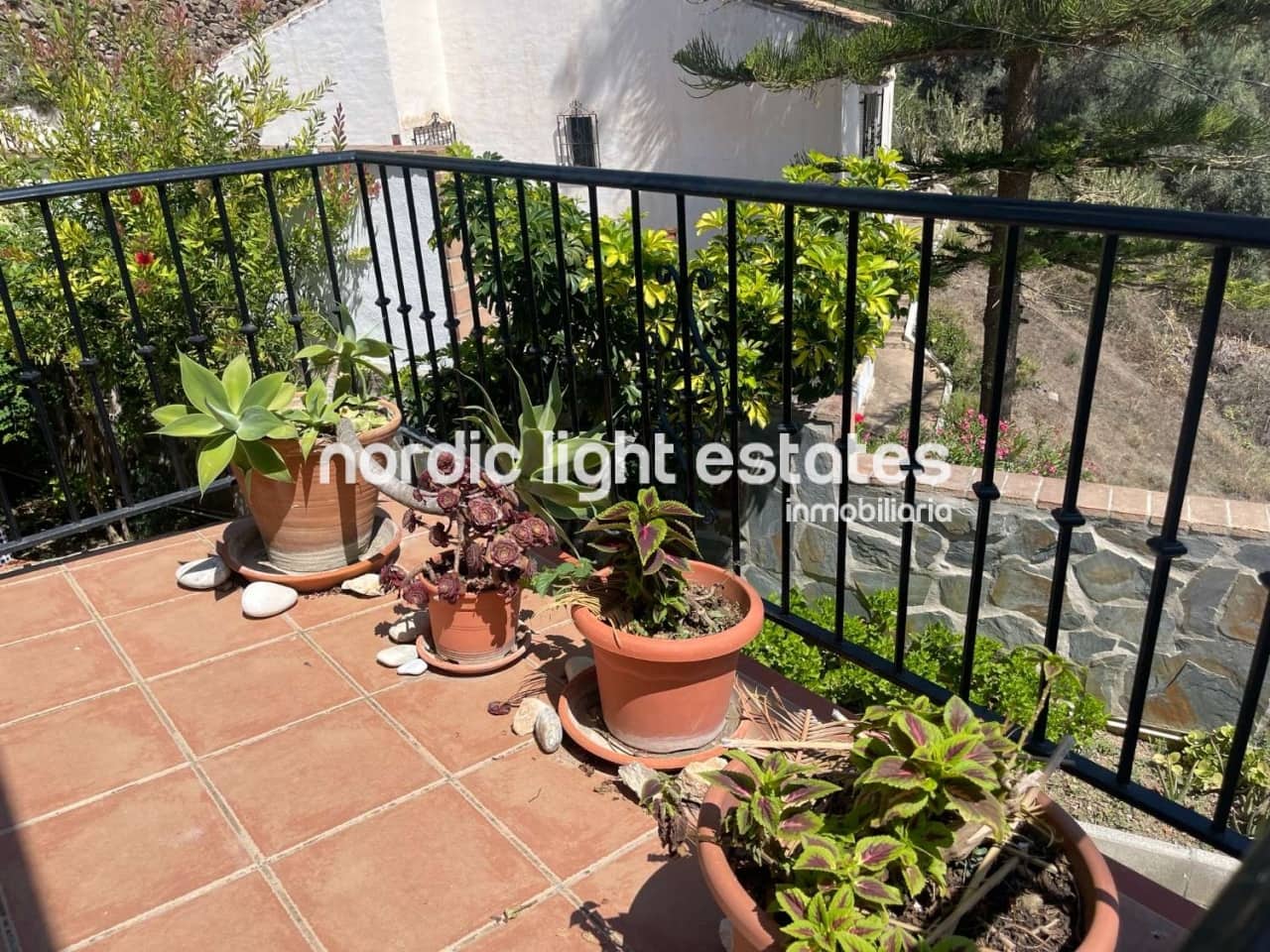 Chalet de 3 habitaciones en Nerja en venta con piscina garaje - 599.000 € (Ref: 8647048)