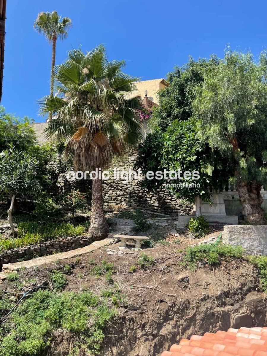 Chalet de 3 habitaciones en Nerja en venta con piscina garaje - 599.000 € (Ref: 8647048)