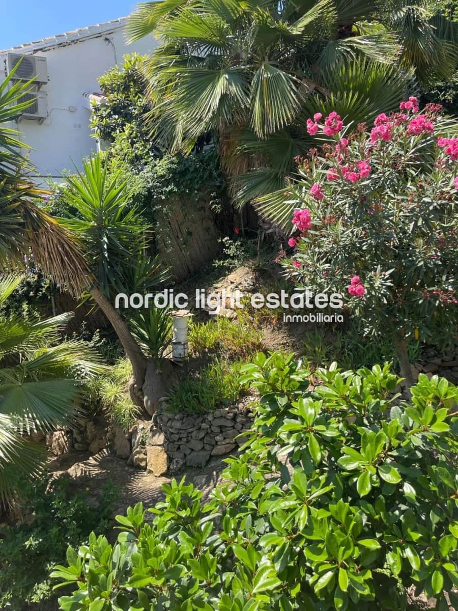 Chalet de 3 habitaciones en Nerja en venta con piscina garaje - 599.000 € (Ref: 8647048)