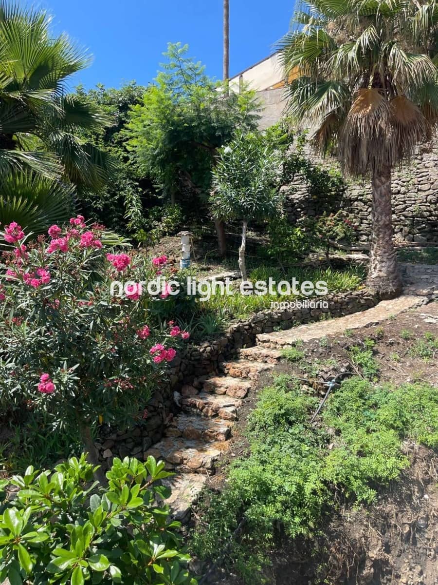 Chalet de 3 habitaciones en Nerja en venta con piscina garaje - 599.000 € (Ref: 8647048)