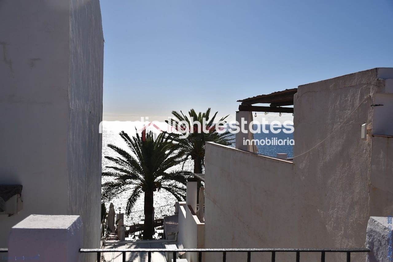 4 soveværelse Semi-Rækkehus til salg i Nerja - € 748.500 (Ref: 8647051)