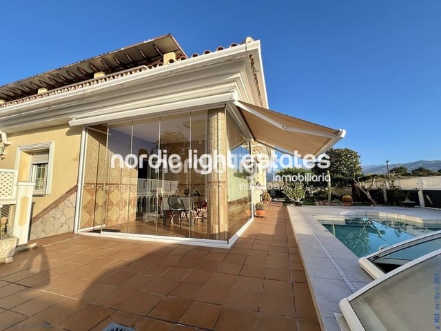 5 camera da letto Villa in vendita in Torre del Mar, Vélez-Málaga con piscina garage - 875.000 € (Rif: 8676550)