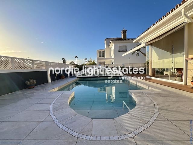5 camera da letto Villa in vendita in Torre del Mar, Vélez-Málaga con piscina garage - 875.000 € (Rif: 8676550)