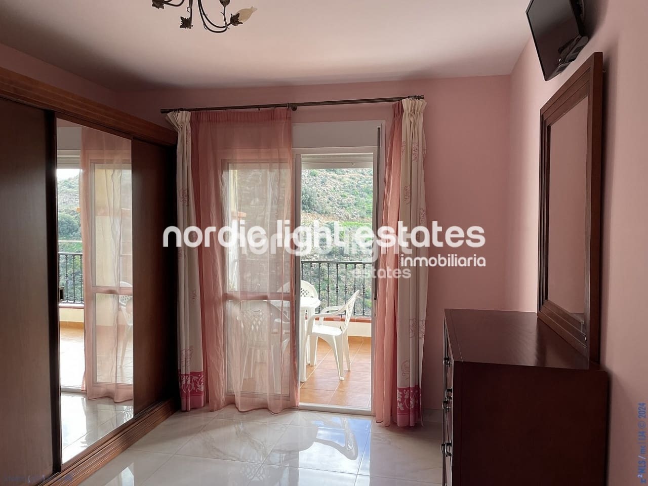 Apartamento de 3 habitaciones en Torrox en venta - 225.000 € (Ref: 8678721)