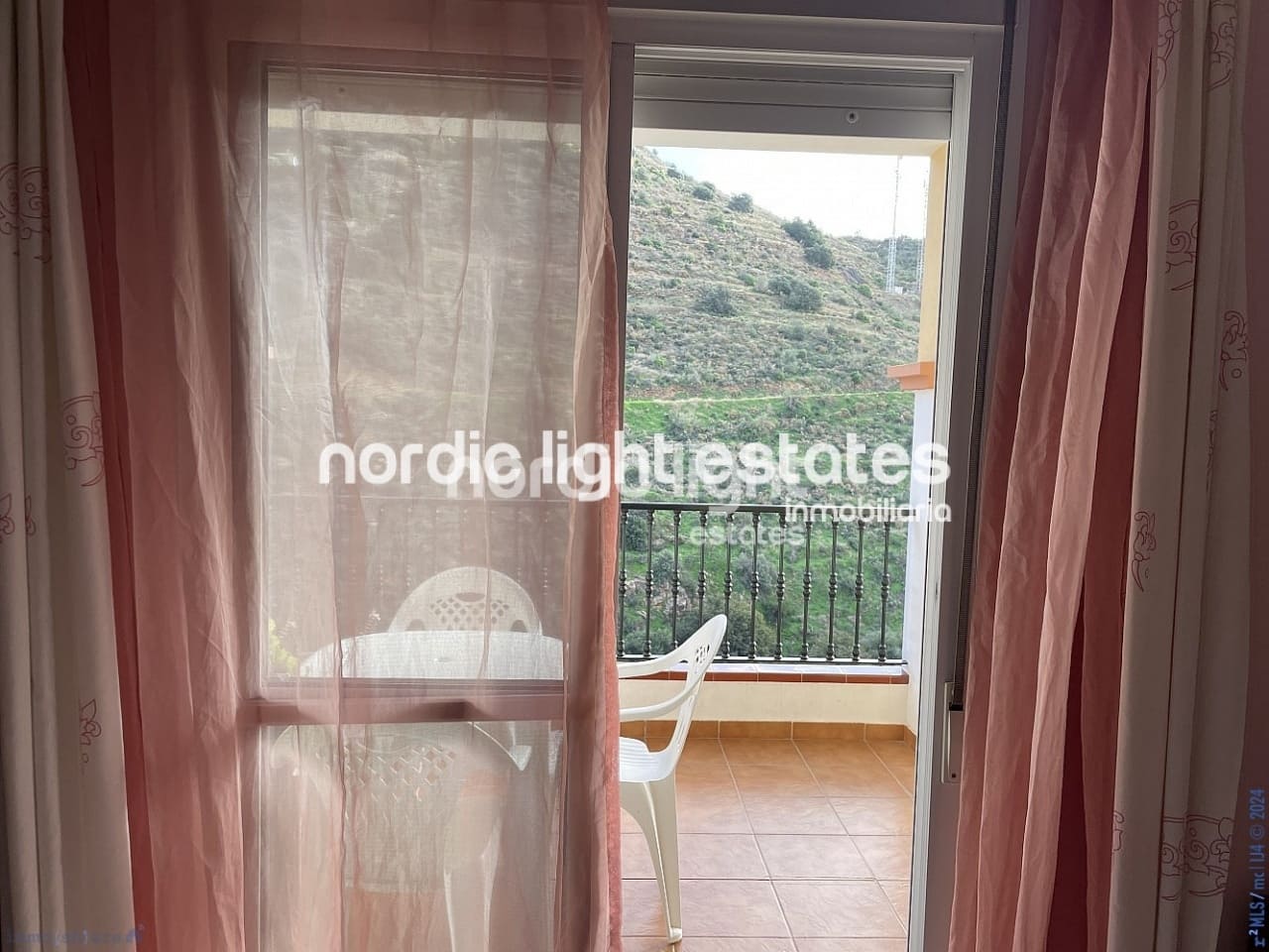 Apartamento de 3 habitaciones en Torrox en venta - 225.000 € (Ref: 8678721)