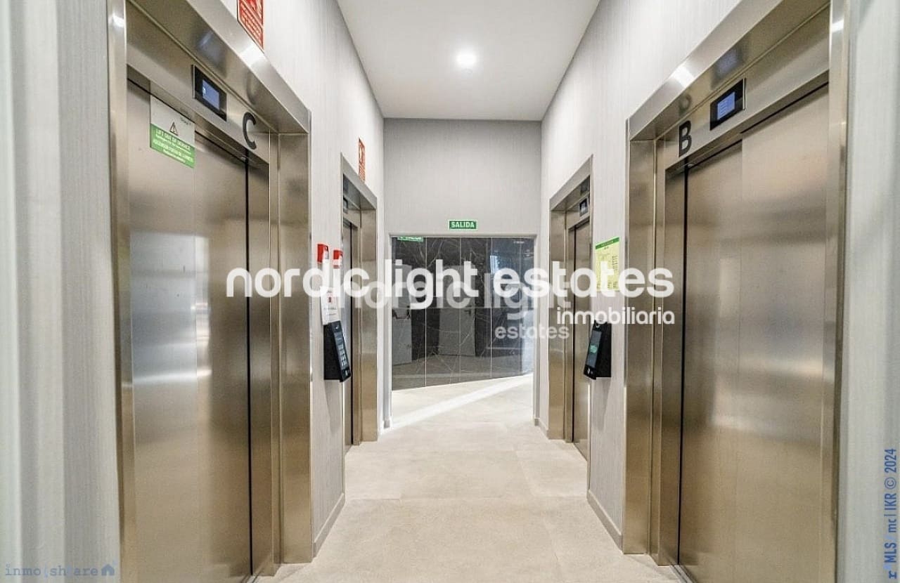 2 soveværelse Lejlighed til salg i Malaga by med swimmingpool - € 475.000 (Ref: 8697142)