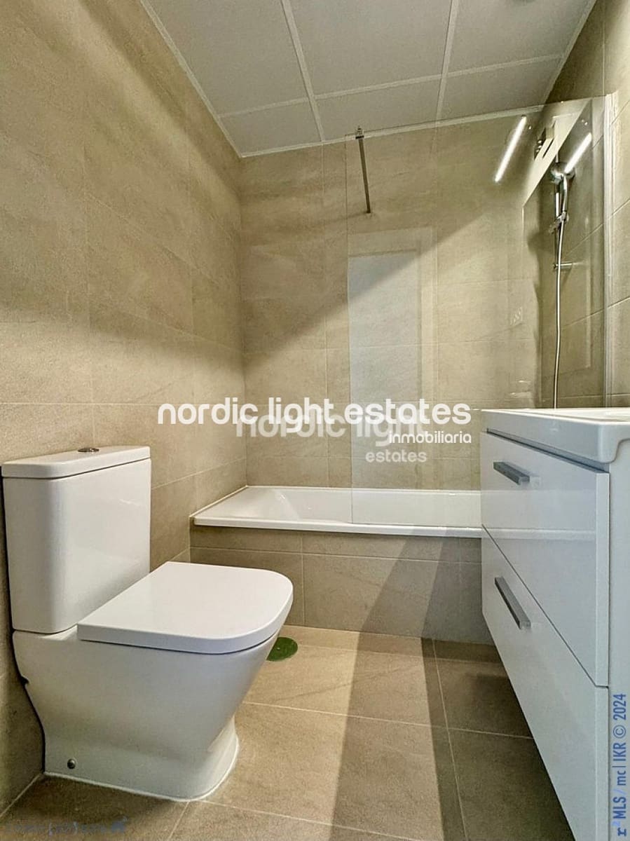 2 soveværelse Lejlighed til salg i Malaga by med swimmingpool - € 475.000 (Ref: 8697142)