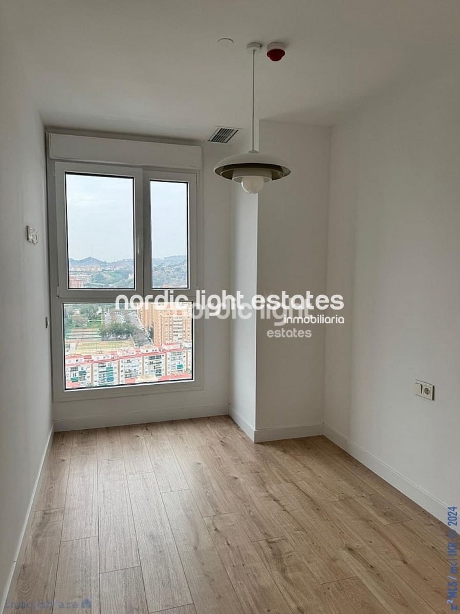 2 soveværelse Lejlighed til salg i Malaga by med swimmingpool - € 475.000 (Ref: 8697142)