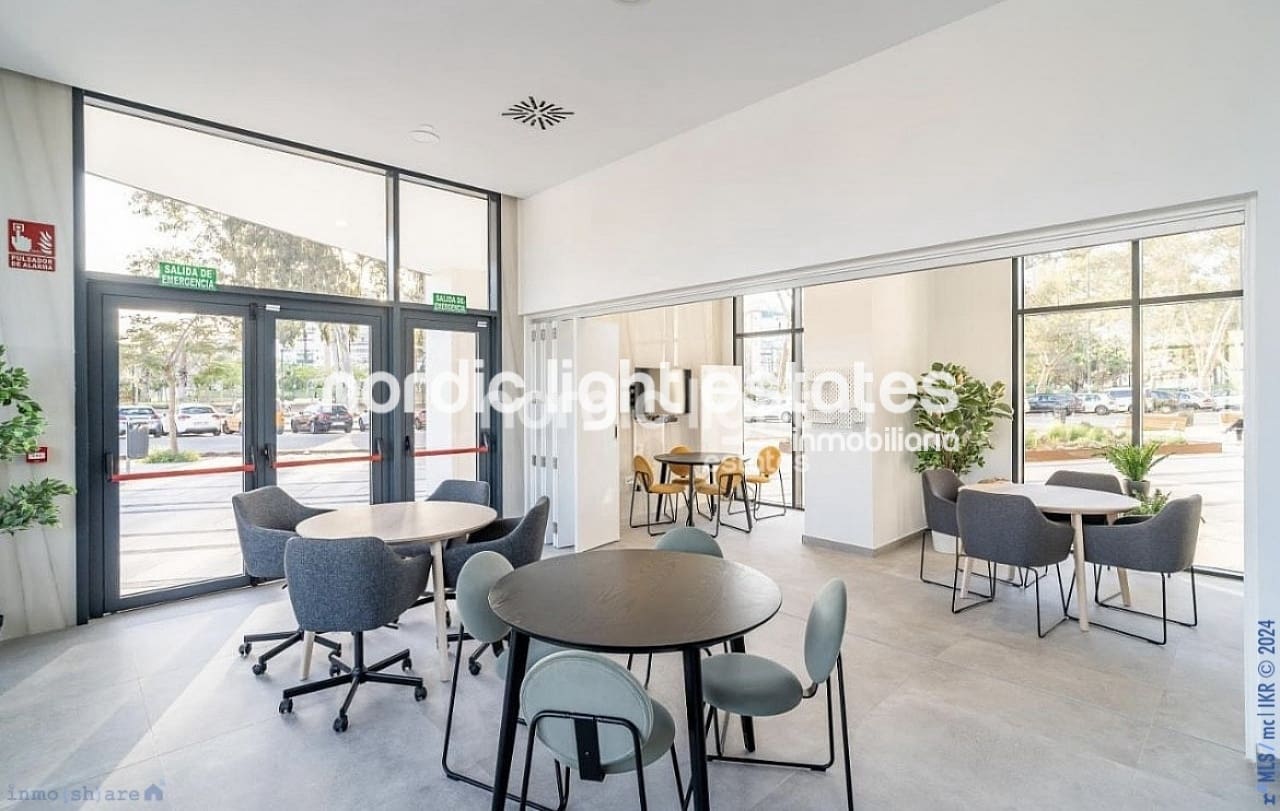 2 soveværelse Lejlighed til salg i Malaga by med swimmingpool - € 475.000 (Ref: 8697142)