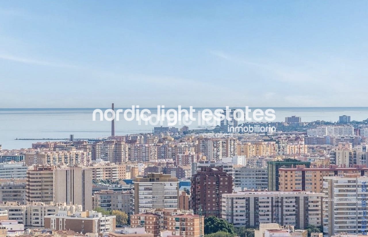 2 soveværelse Lejlighed til salg i Malaga by med swimmingpool - € 475.000 (Ref: 8697142)