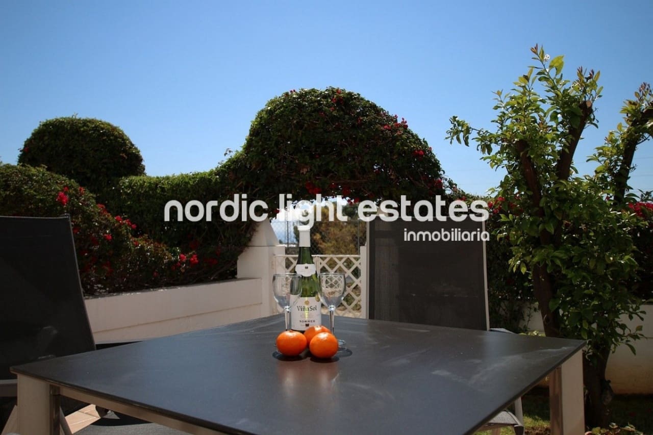 3 soverom Kjedet enebolig til salgs i Nerja med svømmebasseng - € 390 000 (Ref: 8727087)