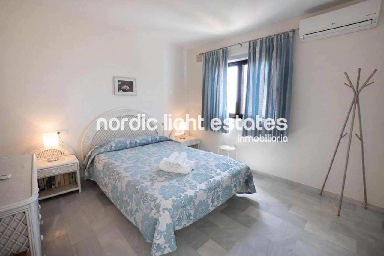 3 soverom Kjedet enebolig til salgs i Nerja med svømmebasseng - € 390 000 (Ref: 8727087)