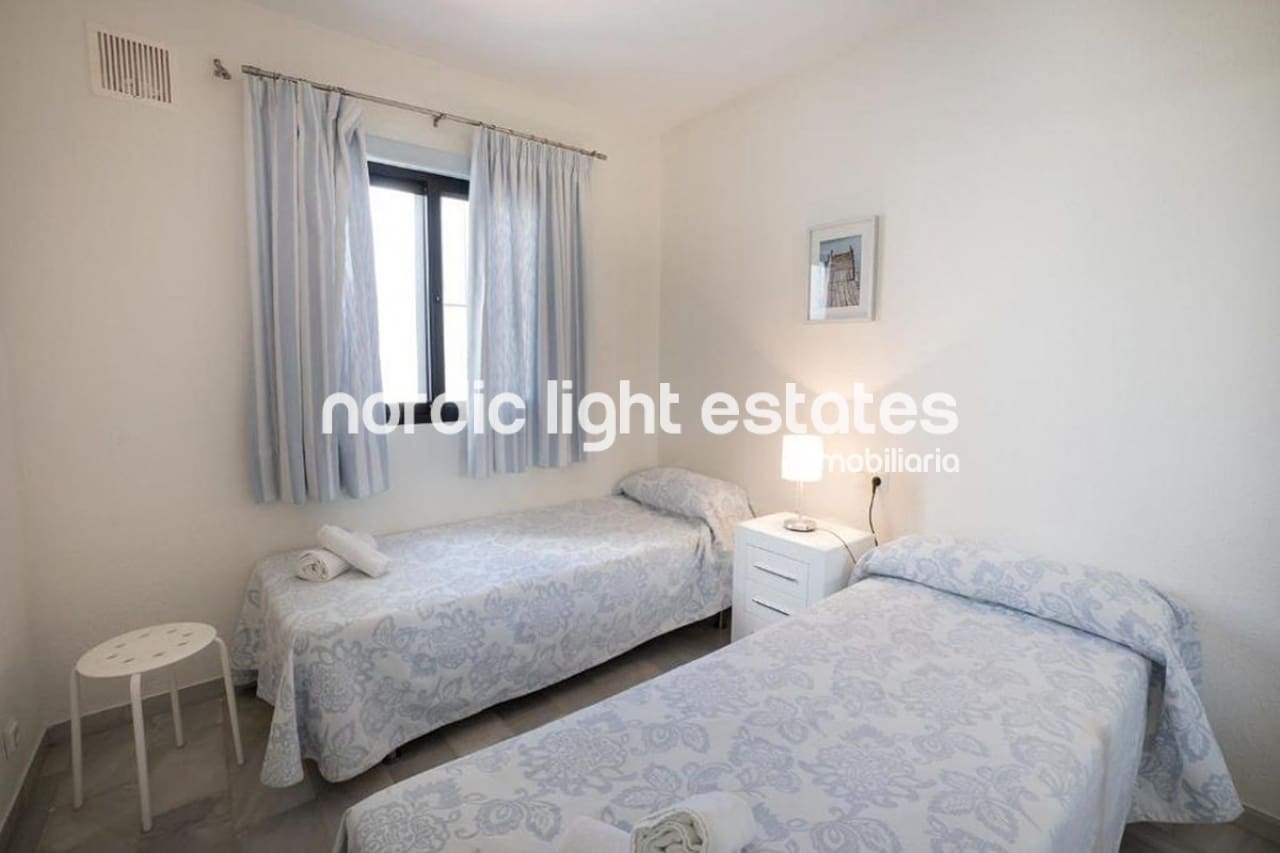 3 soverom Kjedet enebolig til salgs i Nerja med svømmebasseng - € 390 000 (Ref: 8727087)