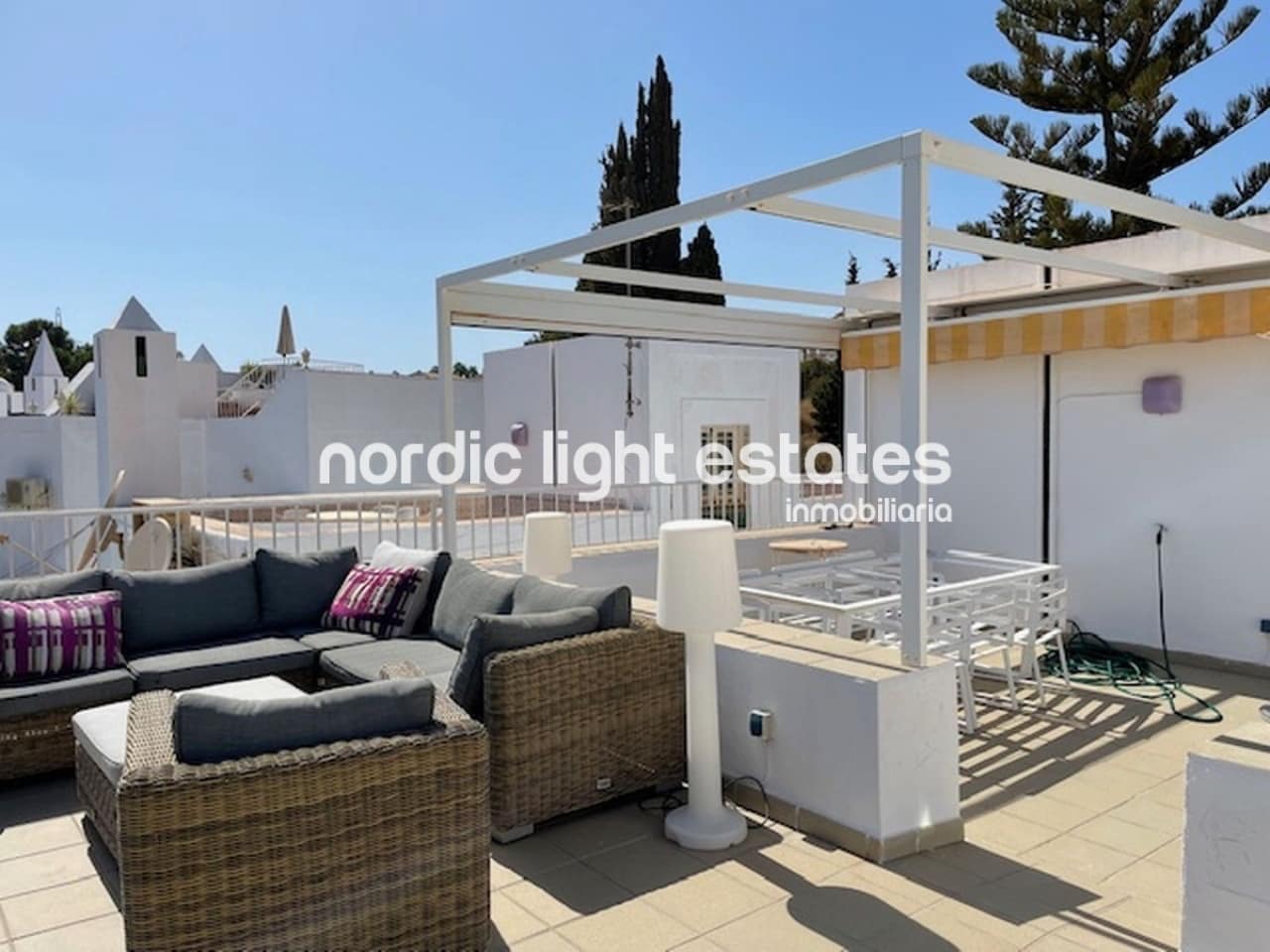 4 bedroom Villa for sale in Nerja with pool - € 699,000 (Ref: 8758565)