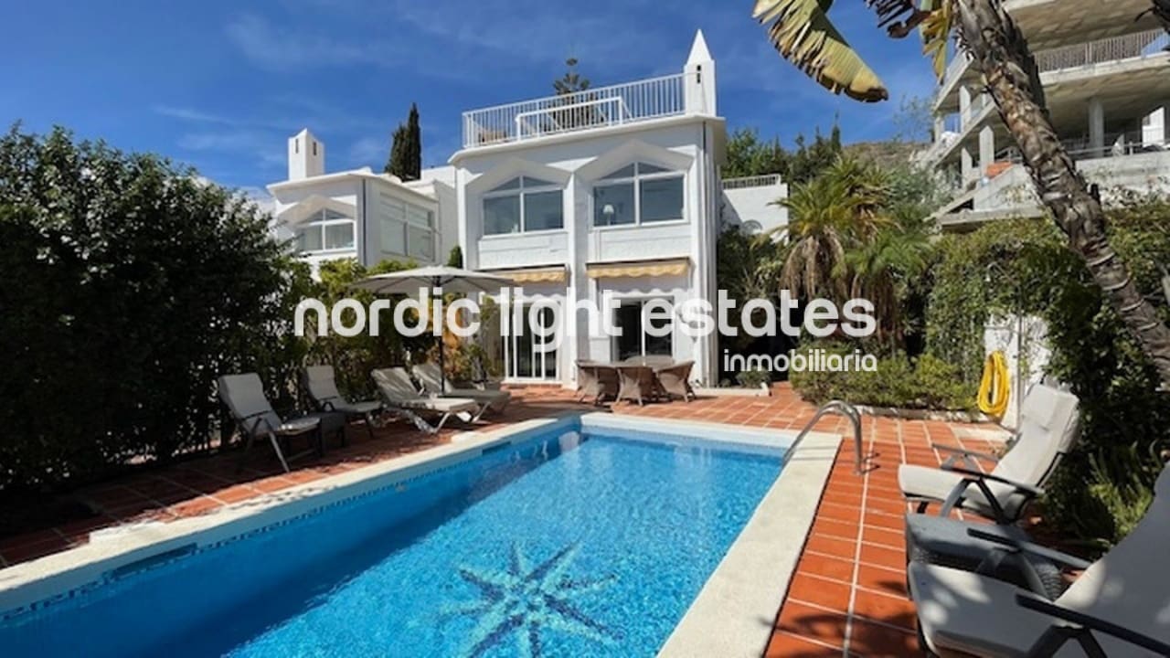 4 bedroom Villa for sale in Nerja with pool - € 699,000 (Ref: 8758565)