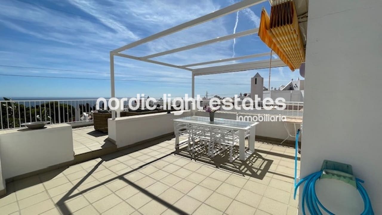 4 bedroom Villa for sale in Nerja with pool - € 699,000 (Ref: 8758565)