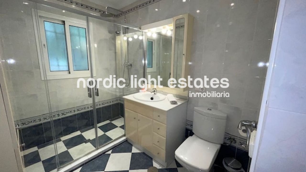 4 bedroom Villa for sale in Nerja with pool - € 699,000 (Ref: 8758565)