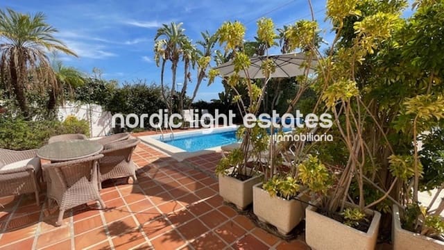 4 bedroom Villa for sale in Nerja with pool - € 699,000 (Ref: 8758565)