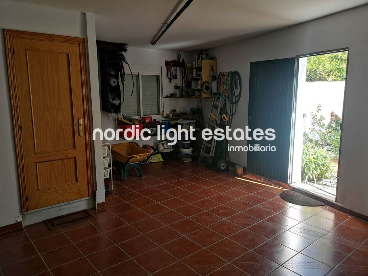 3 soveværelse Villa til salg i Torrox-Costa med swimmingpool garage - € 425.000 (Ref: 8784283)