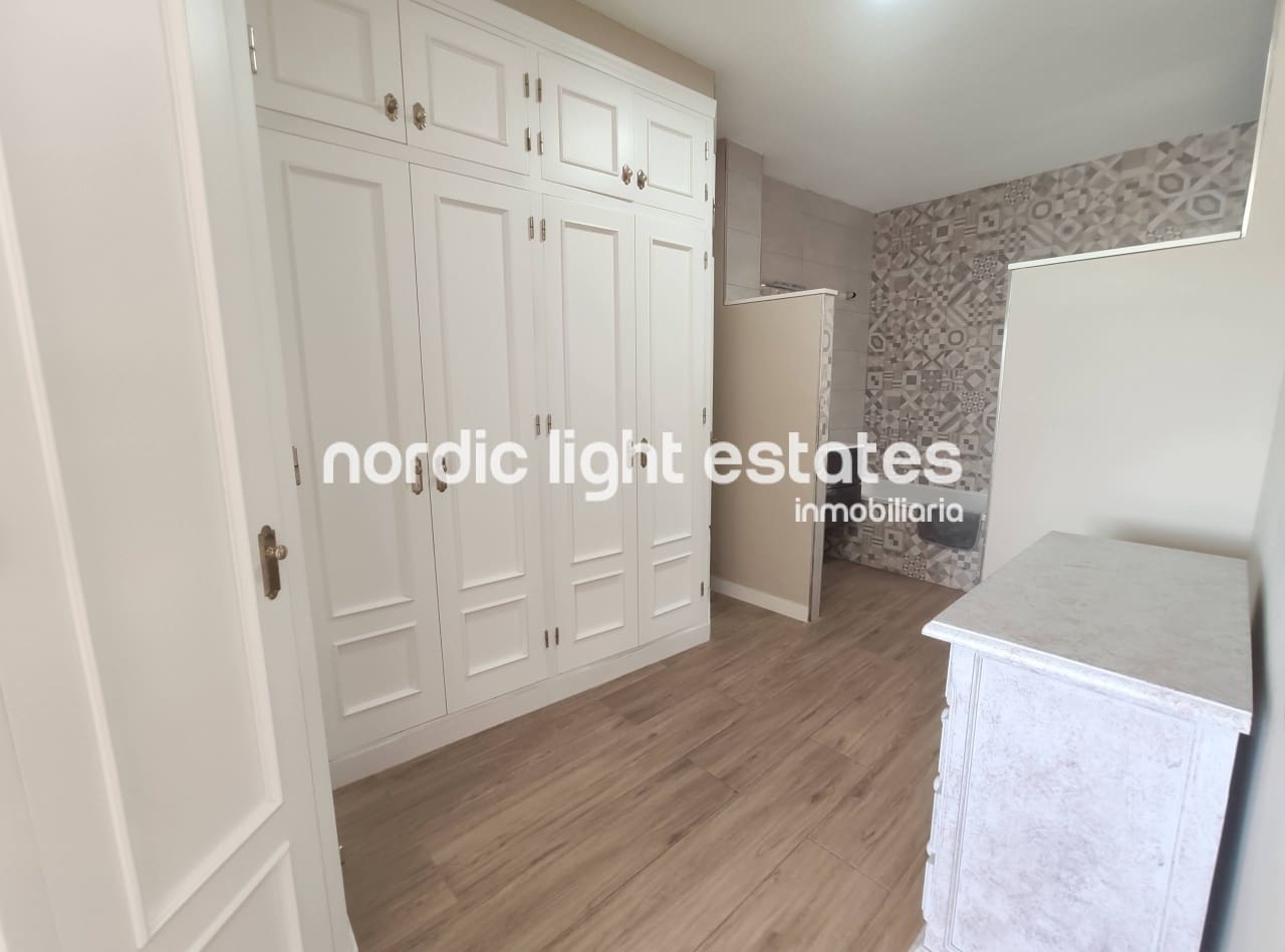 3 soverom Leilighet til leie i Nerja - € 1 300 (Ref: 8789876)