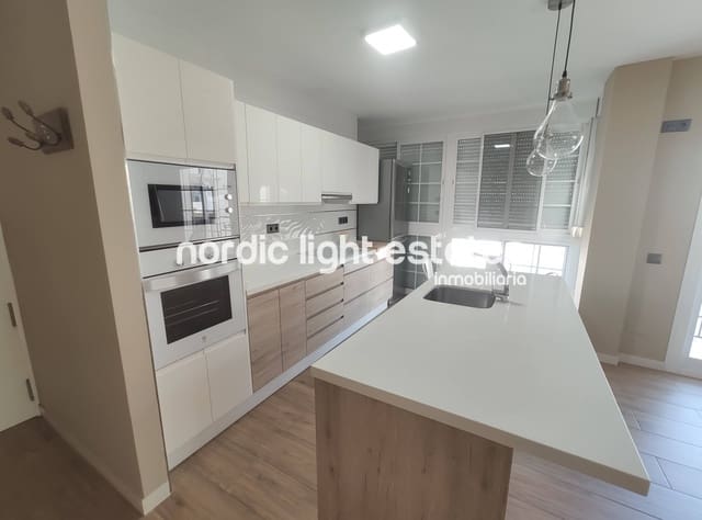 3 bedroom Apartment for rent in Nerja - € 1,300 (Ref: 8789876)