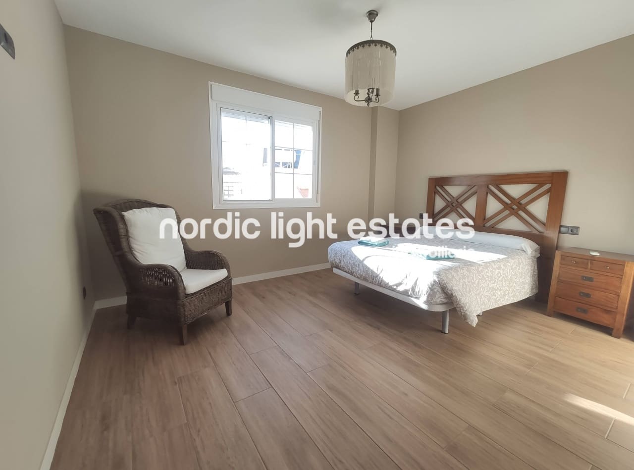 3 soverom Leilighet til leie i Nerja - € 1 300 (Ref: 8789876)