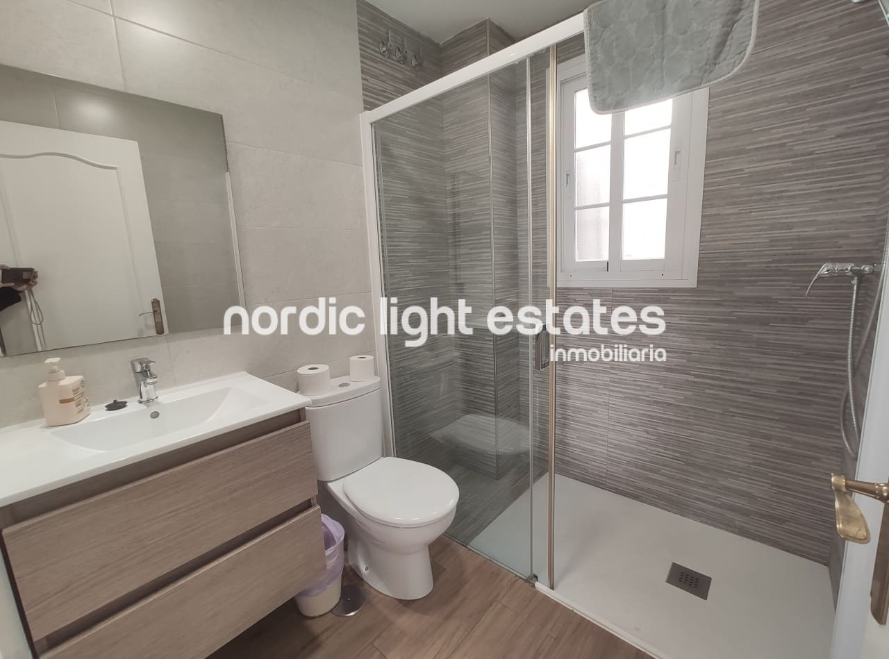 3 soverom Leilighet til leie i Nerja - € 1 300 (Ref: 8789876)