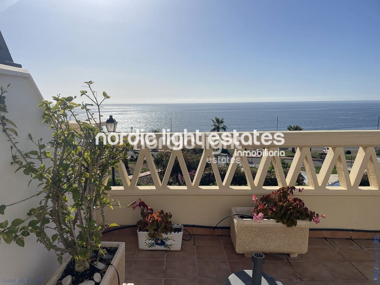 4 soveværelse Semi-Rækkehus til salg i Torrox-Costa med swimmingpool garage - € 490.000 (Ref: 8800035)