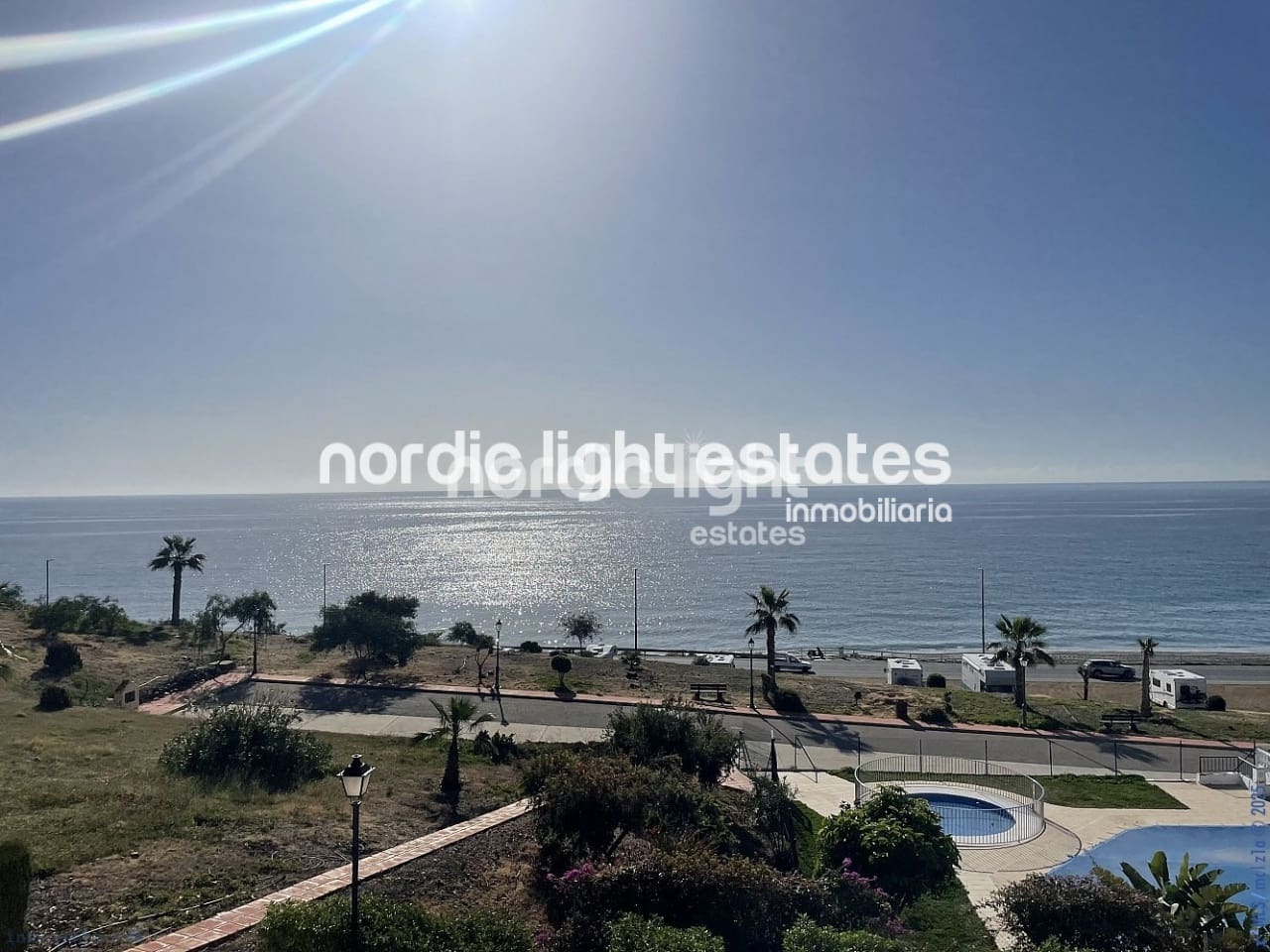 4 soveværelse Semi-Rækkehus til salg i Torrox-Costa med swimmingpool garage - € 490.000 (Ref: 8800035)