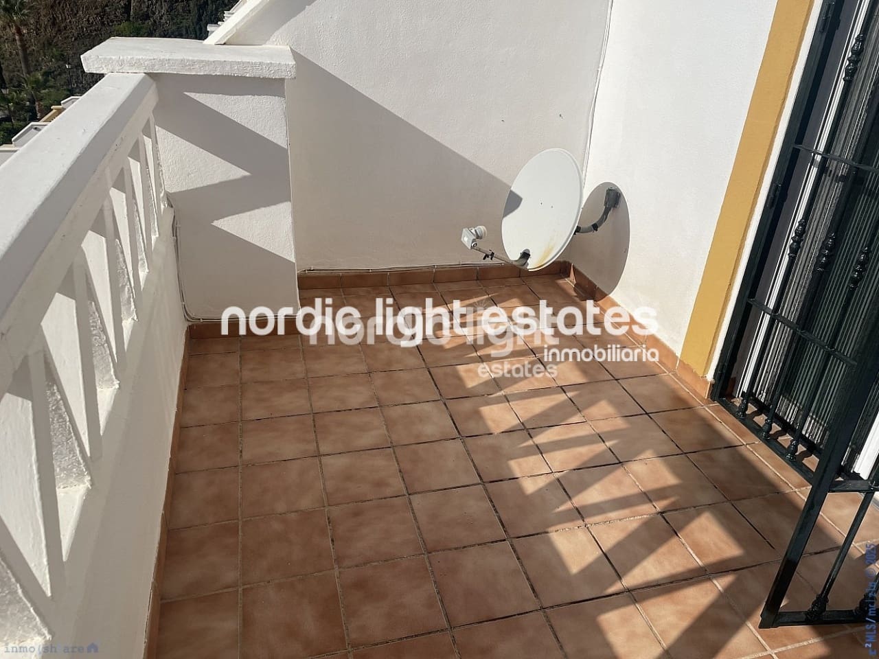 4 soveværelse Semi-Rækkehus til salg i Torrox-Costa med swimmingpool garage - € 490.000 (Ref: 8800035)