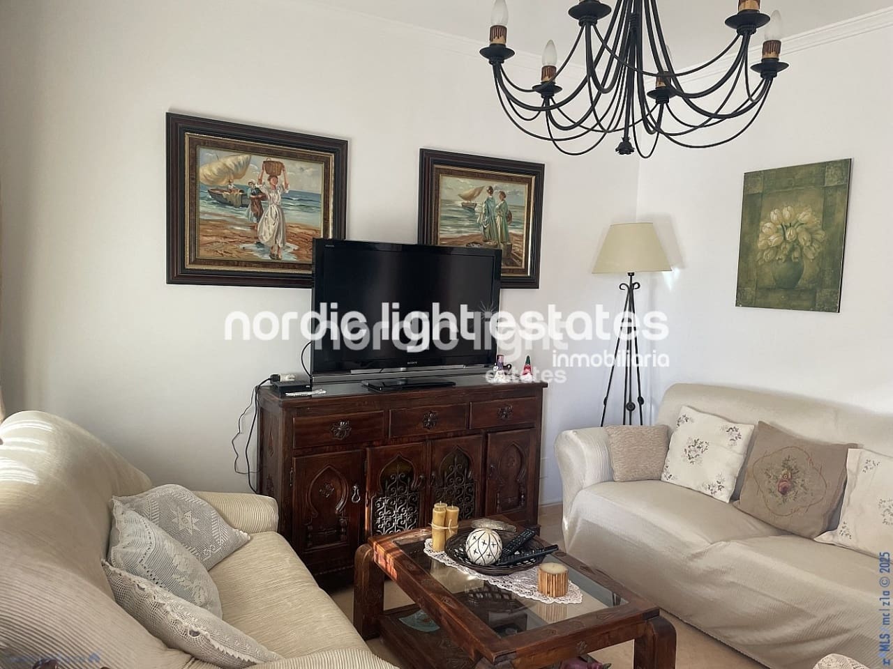 4 soveværelse Semi-Rækkehus til salg i Torrox-Costa med swimmingpool garage - € 490.000 (Ref: 8800035)