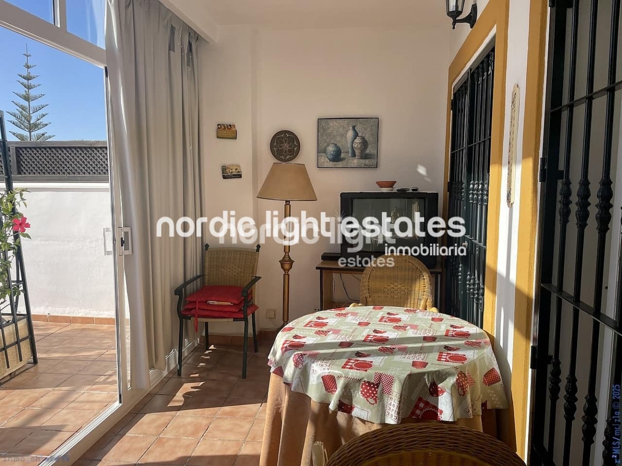 4 soveværelse Semi-Rækkehus til salg i Torrox-Costa med swimmingpool garage - € 490.000 (Ref: 8800035)