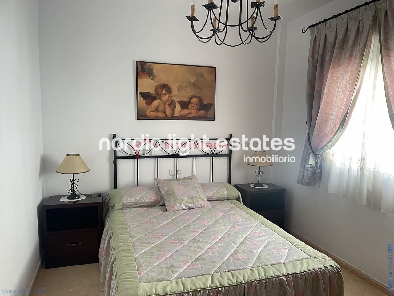 4 soveværelse Semi-Rækkehus til salg i Torrox-Costa med swimmingpool garage - € 490.000 (Ref: 8800035)