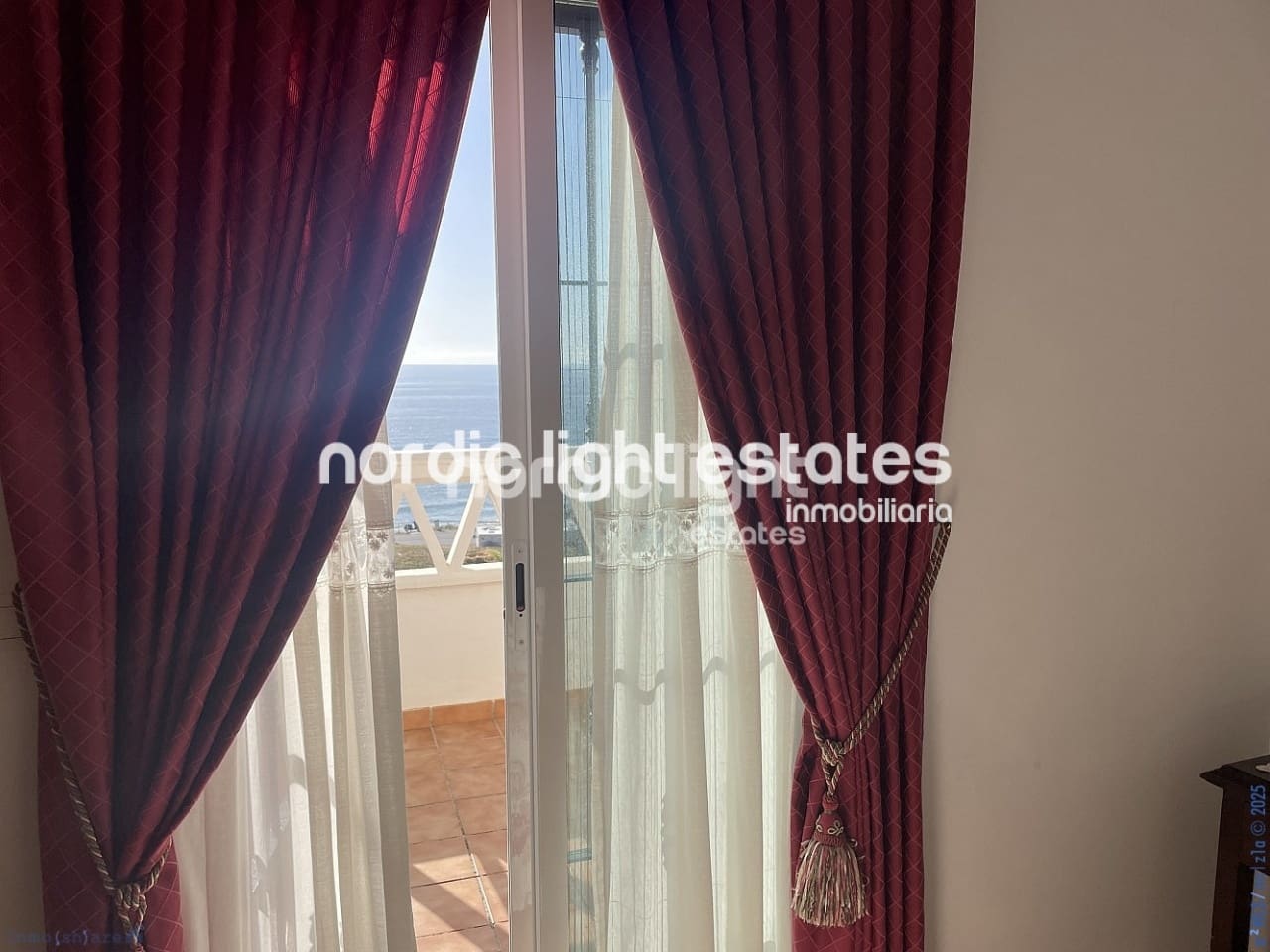 4 soveværelse Semi-Rækkehus til salg i Torrox-Costa med swimmingpool garage - € 490.000 (Ref: 8800035)