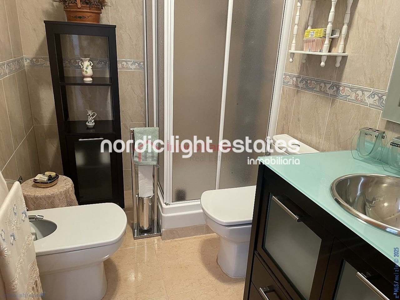 4 soveværelse Semi-Rækkehus til salg i Torrox-Costa med swimmingpool garage - € 490.000 (Ref: 8800035)