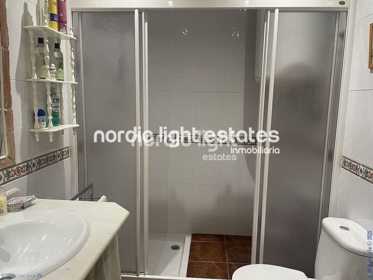 4 soveværelse Semi-Rækkehus til salg i Torrox-Costa med swimmingpool garage - € 490.000 (Ref: 8800035)