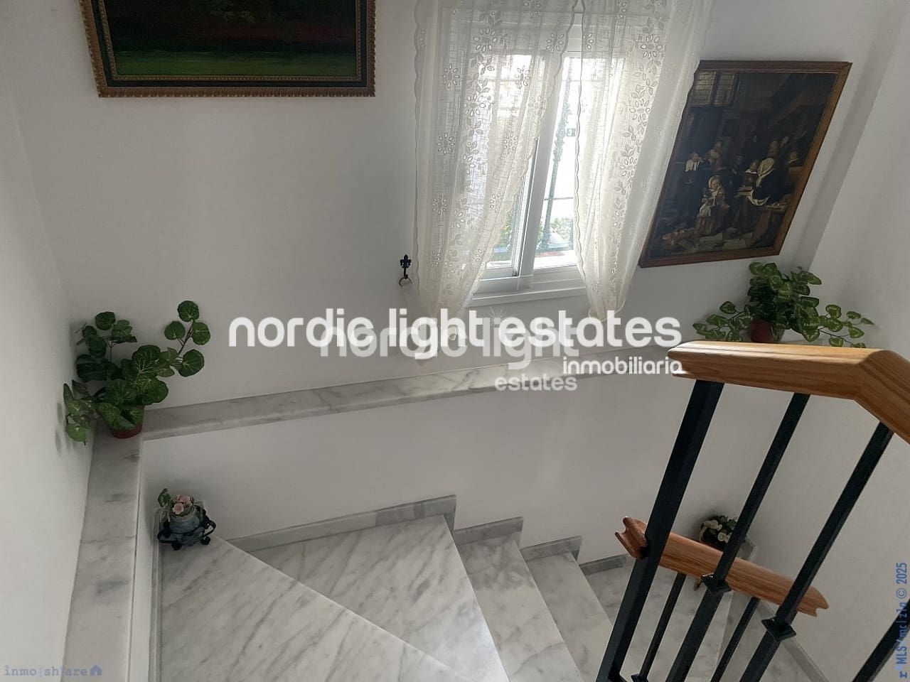 4 soveværelse Semi-Rækkehus til salg i Torrox-Costa med swimmingpool garage - € 490.000 (Ref: 8800035)