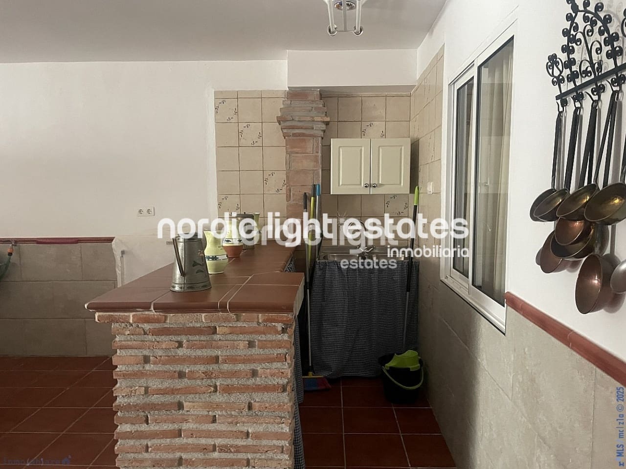 4 soveværelse Semi-Rækkehus til salg i Torrox-Costa med swimmingpool garage - € 490.000 (Ref: 8800035)