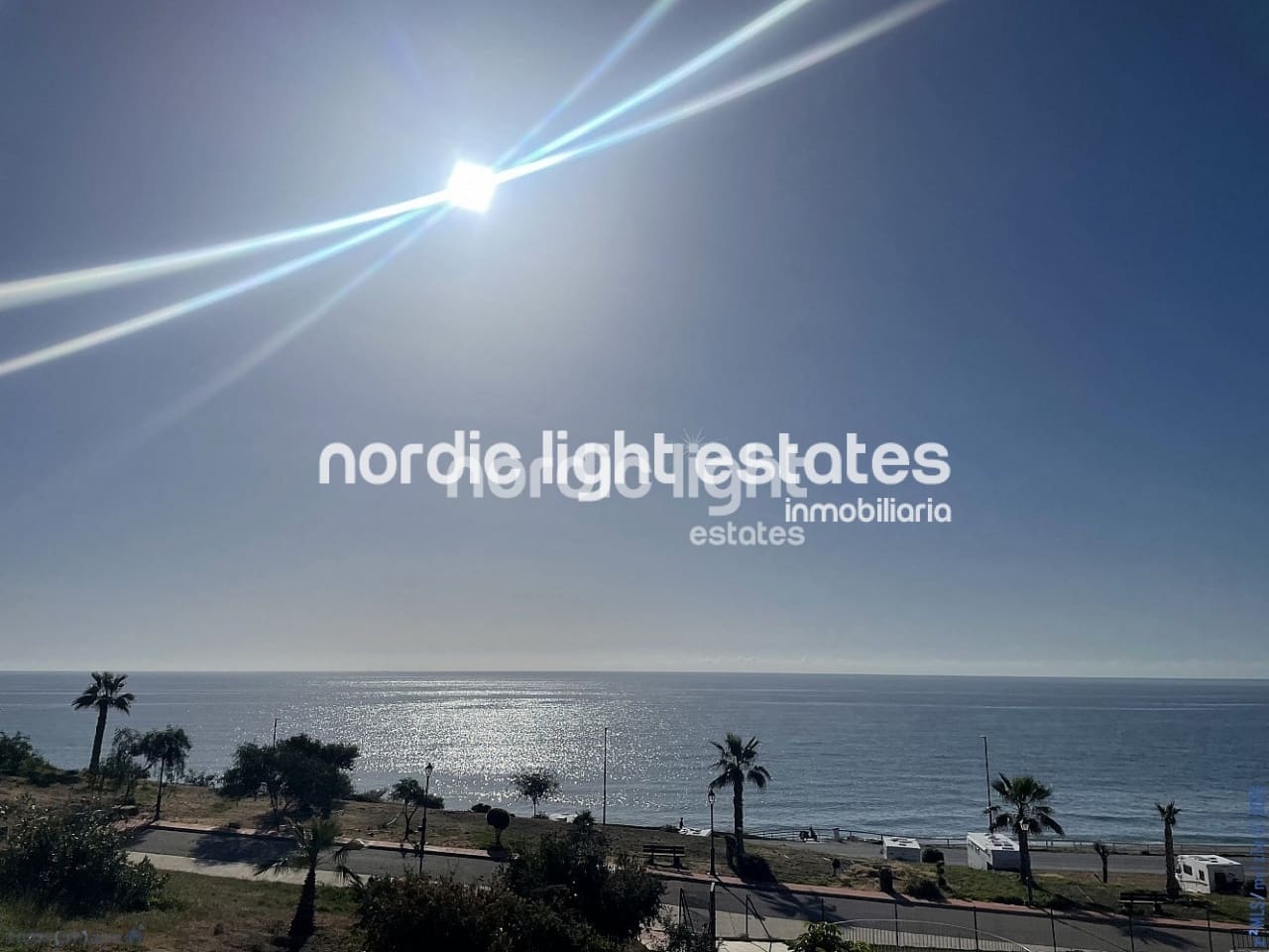 4 soveværelse Semi-Rækkehus til salg i Torrox-Costa med swimmingpool garage - € 490.000 (Ref: 8800035)