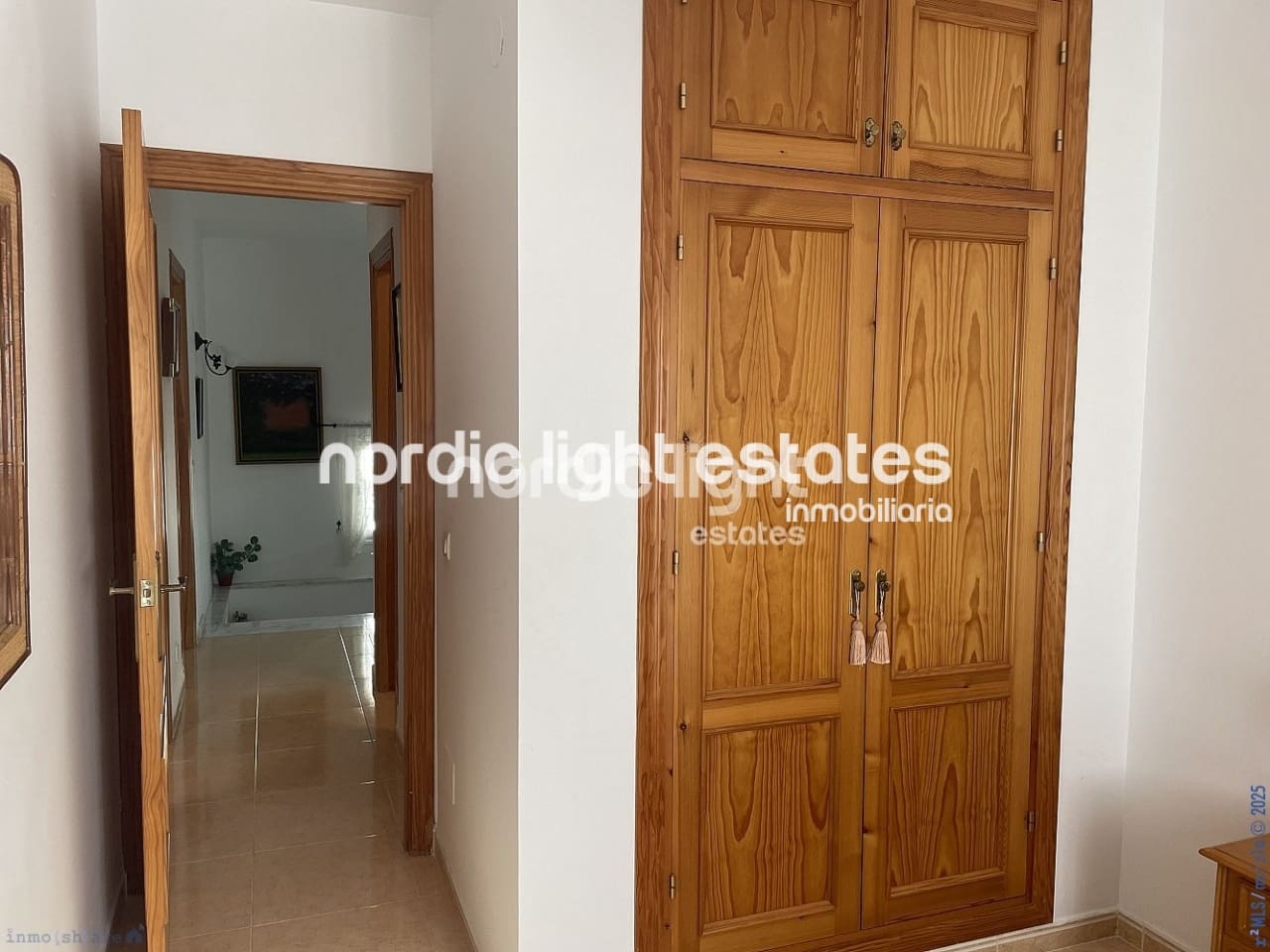 4 soveværelse Semi-Rækkehus til salg i Torrox-Costa med swimmingpool garage - € 490.000 (Ref: 8800035)