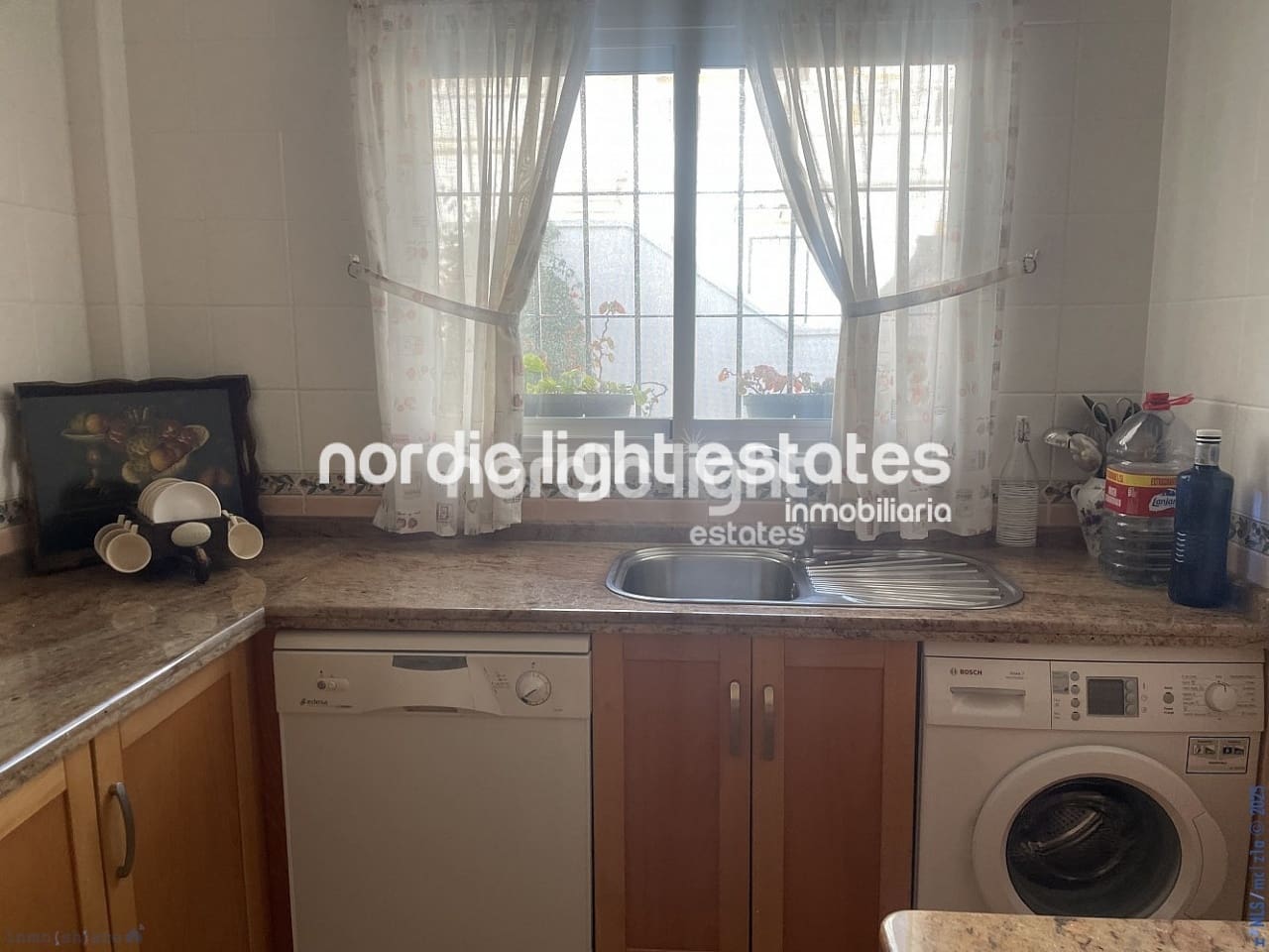 4 soveværelse Semi-Rækkehus til salg i Torrox-Costa med swimmingpool garage - € 490.000 (Ref: 8800035)