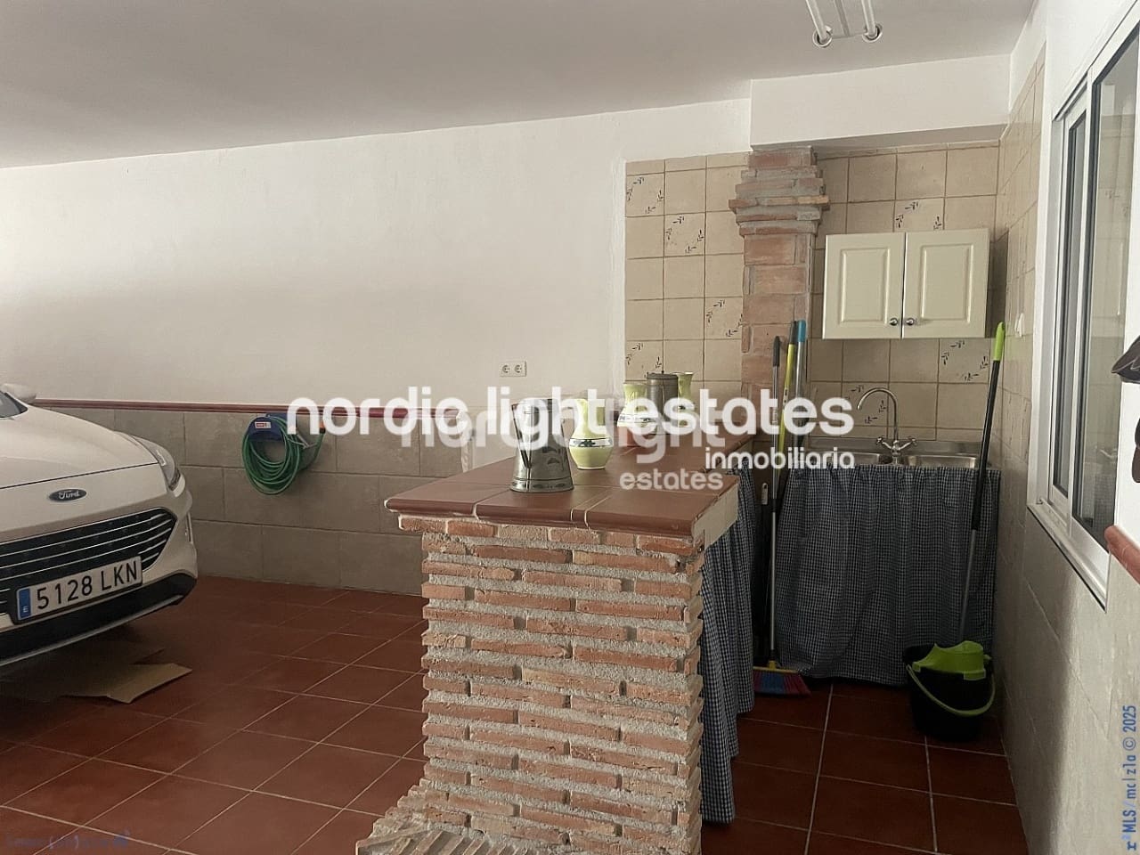 4 soveværelse Semi-Rækkehus til salg i Torrox-Costa med swimmingpool garage - € 490.000 (Ref: 8800035)