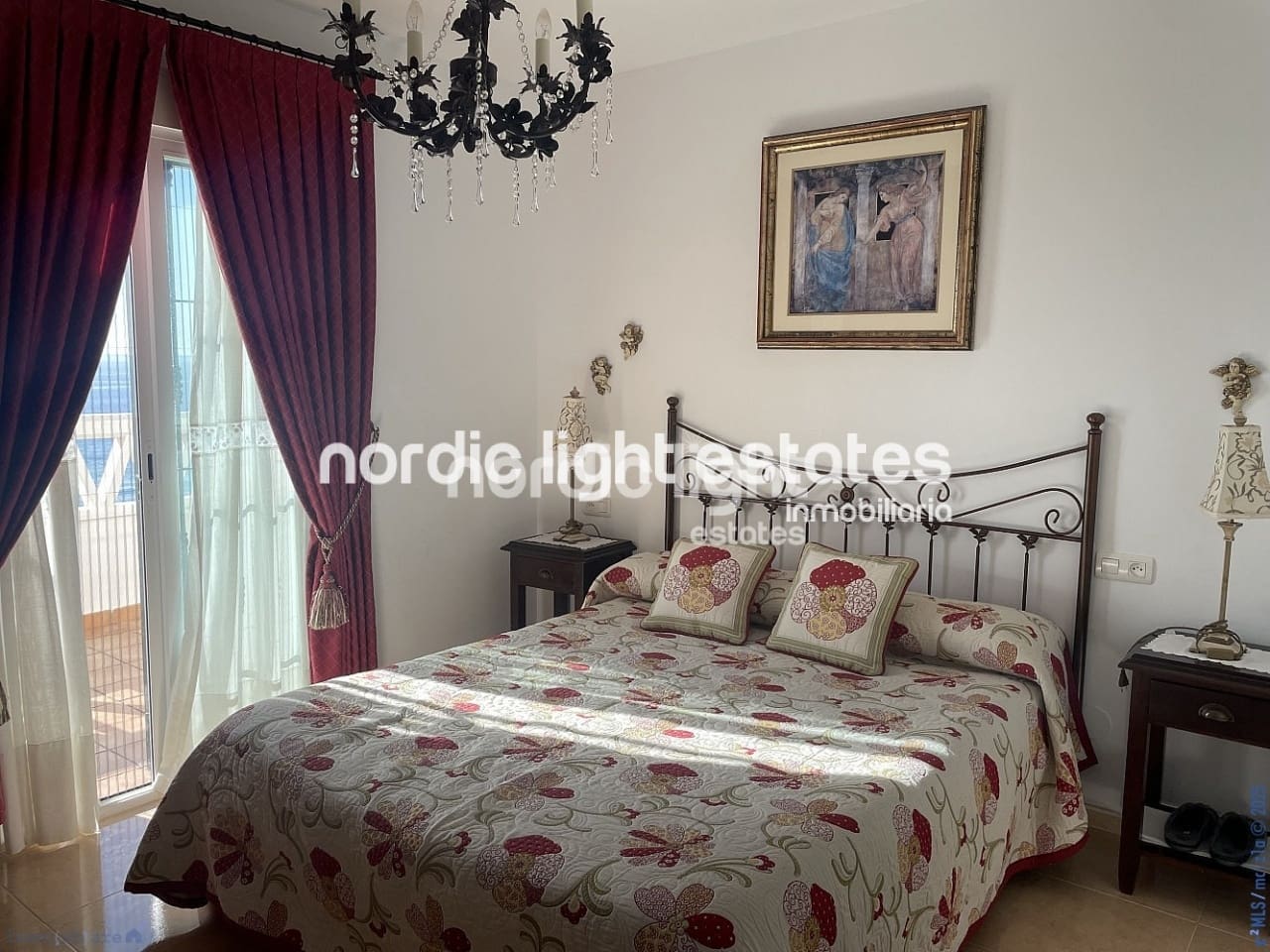 4 soveværelse Semi-Rækkehus til salg i Torrox-Costa med swimmingpool garage - € 490.000 (Ref: 8800035)