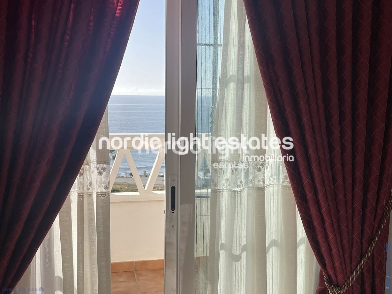 4 soveværelse Semi-Rækkehus til salg i Torrox-Costa med swimmingpool garage - € 490.000 (Ref: 8800035)